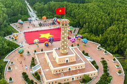 Sắt son niềm tin dưới Quốc kỳ nơi địa đầu cực Nam