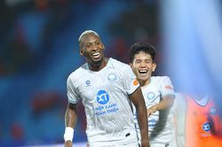 Thép Xanh Nam Định tạm chiếm ngôi đầu V-League 2026-2027