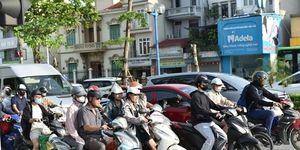 Lý do Hà Nội hỗ trợ 5 triệu đồng/cá nhân chuyển đổi xe máy xăng sang xe điện?