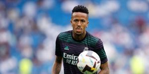Militao và Vinicius đối mặt scandal gái gọi