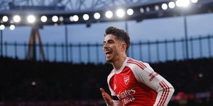 Thế giới đổi khác giữa hai lần Arsenal vô địch Premier League