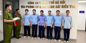 Bắt giữ nhóm đối tượng buôn lậu vàng vào Việt Nam