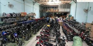 Tạm giữ hàng trăm xe điện, linh kiện nghi 'độ, chế' ở TP.HCM
