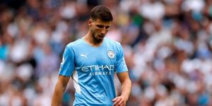 Chia tay Pep, Man City nguy cơ mất thêm trụ cột