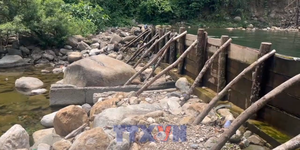 Huế tháo dỡ đập ngăn suối Khe su, trả lại dòng chảy tự nhiên