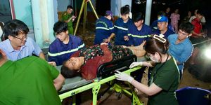 Cứu sống người phụ nữ đi nhặt ve chai bị rơi xuống giếng sâu gần 30 m