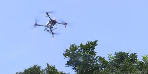 Nông dân xã Nghĩa Tâm ứng dụng flycam vào sản xuất