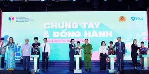 Phát động chương trình bảo vệ trẻ em trên môi trường số