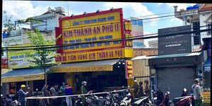 Thiếu nợ, lên mạng rủ đồng bọn cướp tiệm vàng ở TP.HCM