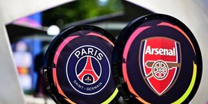 Arsenal đối mặt bất lợi lớn trước PSG