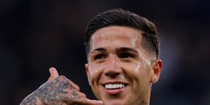 Arsenal tính 'rút ruột' Chelsea