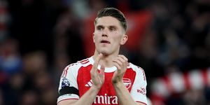 Arsenal trả giá thế nào cho giấc mơ Champions League?