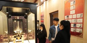 Độc đáo bộ sưu tập cổ vật cung đình triều Nguyễn tại Lâm Đồng