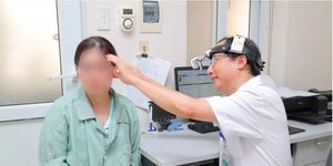 Thay xương bàn đạp phục hồi thính lực cho người bệnh xốp xơ tai