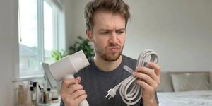 [GALLERY] Sai lầm khi quấn dây điện có thể gây cháy nổ