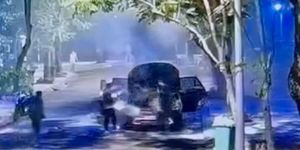 Lực lượng An ninh cơ sở dập tắt kịp thời vụ cháy xe ô tô trong KDC