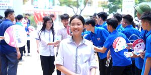 Đề thi Ngữ văn lớp 10: Gắn giới trẻ với sự kết nối