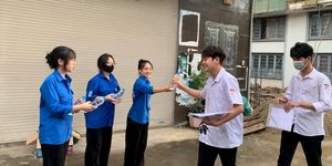 Tiếp sức mùa thi bằng những việc làm thiết thực