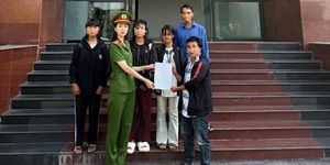 Giải cứu ba thiếu nữ bị dụ dỗ làm 'việc nhẹ, lương cao'