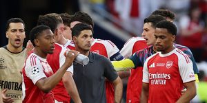 Arsenal lập kỷ lục doanh thu Champions League