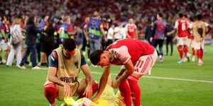 Nước mắt Arsenal ở Budapest