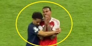 Cầu thủ PSG bỏ ăn mừng làm rung động cả châu Âu