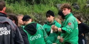 Vì sao khách Tây chưa hết 'phát cuồng' săn áo Grab tại Việt Nam?