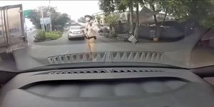 Xác minh việc người tự xưng thày dạy lái xe 'tranh cãi' với CSGT