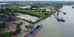 'Ma trận' bến bãi và những 'mố cẩu' đầy dấu hỏi ven sông Luộc ở Hưng Yên