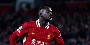 Cầu thủ tiếp theo xác nhận rời Liverpool