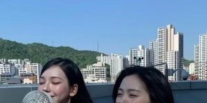 'Bộ đôi dễ thương nhất K-pop cuối tháng Năm' đã lộ diện