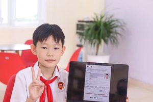 Cậu bé lớp 4 ở Hà Tĩnh chinh phục IELTS 7.5 bằng cách học không áp lực