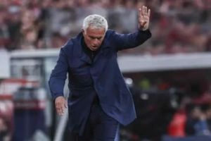 Jose Mourinho chuẩn bị tái xuất Real Madrid: Giải pháp thép cứu vãn cuộc khủng hoảng tại Bernabeu