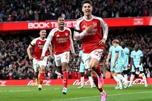 Arsenal đứng trước 3 cơ hội giành chức vô địch Premier League