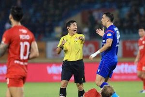 VFF ra phán quyết với trọng tài thổi phạt đền sai ở trận Thể Công Viettel - PVF-CAND