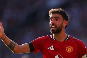 Bruno Fernandes lập kỷ lục kiến tạo và thâu tóm loạt danh hiệu Ngoại hạng Anh
