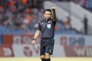 VPF thuê trọng tài ngoại điều hành hai trận cầu tâm điểm vòng 25 V-League