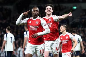 Muốn hạ PSG, Arsenal phải trở thành Chelsea