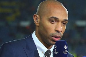 Henry thất vọng vì Barcelona quay lưng với Rashford