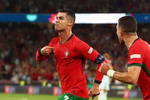 Dalot nói điều cả thế giới mong chờ về Ronaldo