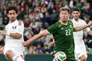Ireland hạ Qatar trong trận đấu có 2 thẻ đỏ