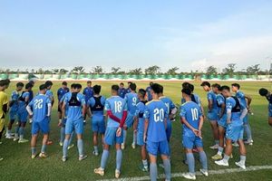 U19 Việt Nam rèn quân dưới nắng nóng 32 độ tại Indonesia