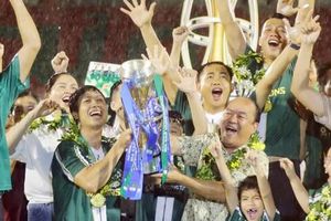 Công Phượng vô địch Giải Hạng nhất, nói gì về câu 'dành cả thanh xuân để trụ hạng'?