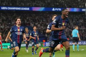 HLV Luis Enrique và PSG viết tiếp giấc mộng bá quyền châu Âu