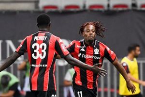 Nice hủy diệt Saint-Etienne 4-1: Elye Wahi rực sáng ngày trụ hạng thành công