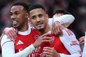Bí mật đằng sau hàng thủ thép của Arsenal: Nghệ thuật sử dụng ma thuật đen