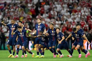 Hạ Arsenal, PSG không được giữ chiếc cúp vô địch Champions League