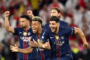 PSG lên đỉnh, Mbappe đối mặt sự trớ trêu khó tin