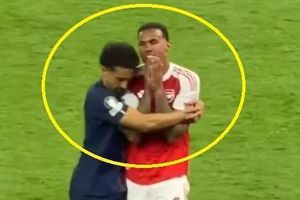 Cầu thủ PSG bỏ ăn mừng làm rung động cả châu Âu