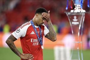 Lý do trung vệ Gabriel đá quả luân lưu 11 m quyết định của Arsenal